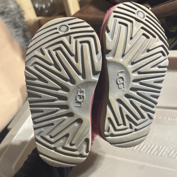 UGG Fuchsia Star Kids Boots - Picture 6 of 8